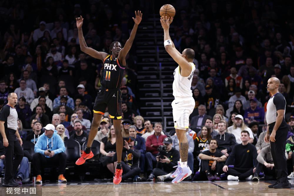 不僅僅是在 不僅僅是在